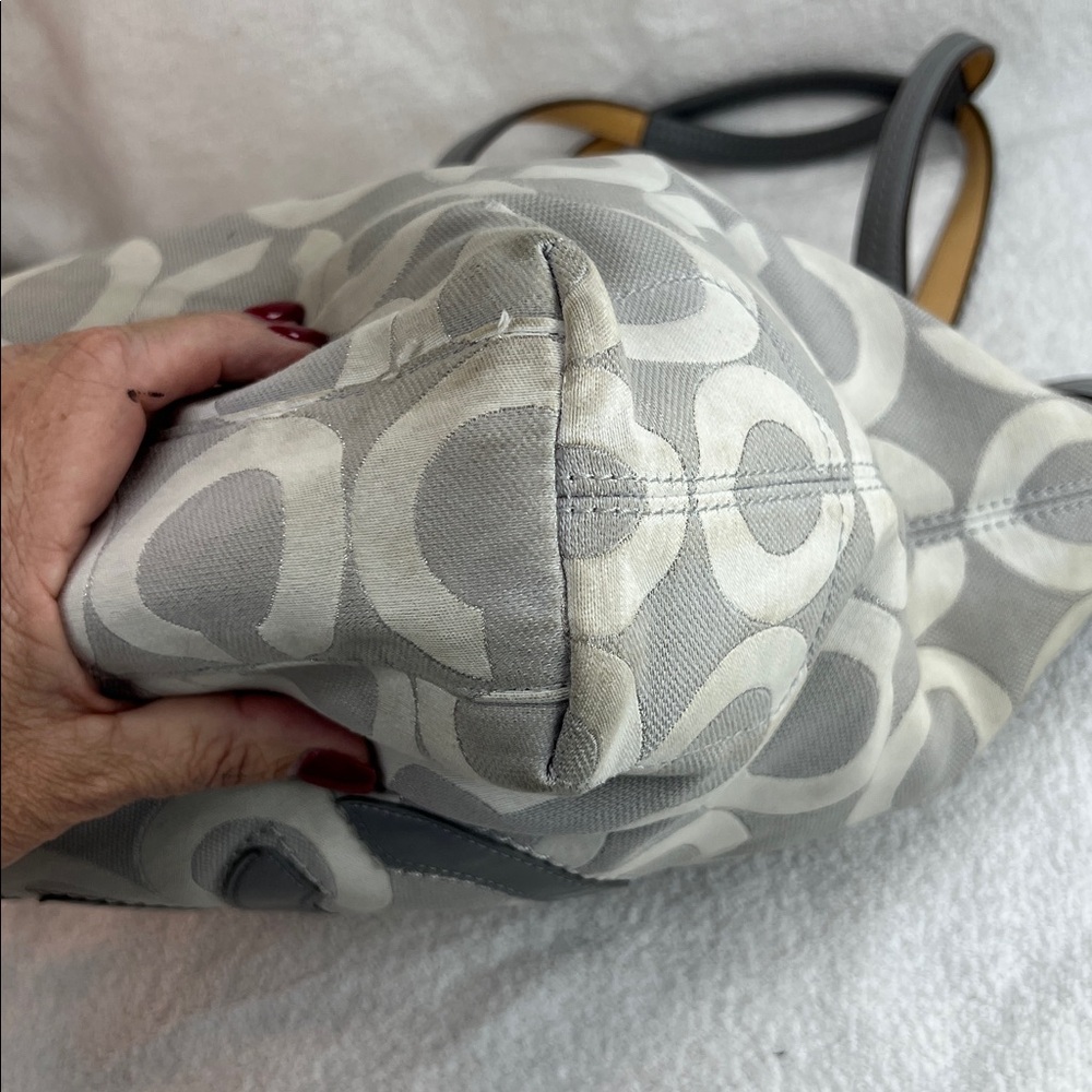 Coach 2011 Gray and Cream Signature Tote - Picture 4 of 7